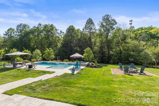 208 Hidden Meadows Drive, Mooresville, NC 28117