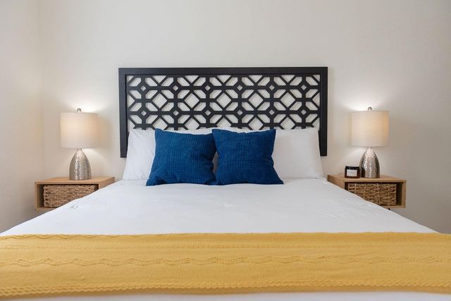 1381 Greenbriar DR, Canyon Lake, TX 78133