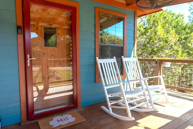 1381 Greenbriar DR, Canyon Lake, TX 78133