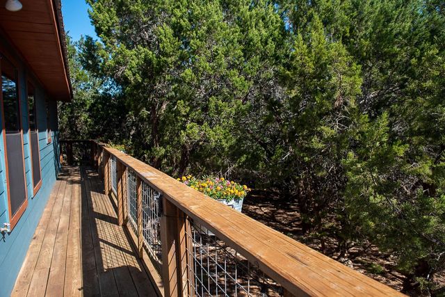 1381 Greenbriar DR, Canyon Lake, TX 78133