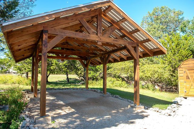 1381 Greenbriar DR, Canyon Lake, TX 78133