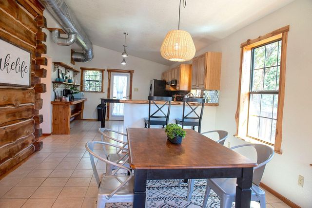 1381 Greenbriar DR, Canyon Lake, TX 78133