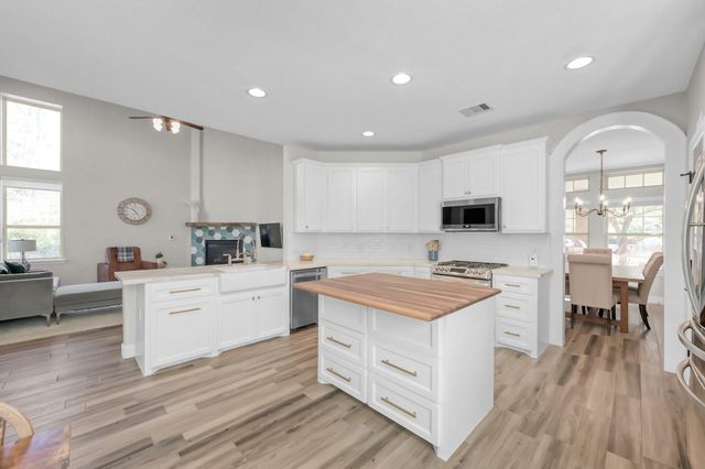 126 Wood Drake Place, Tomball, TX 77375