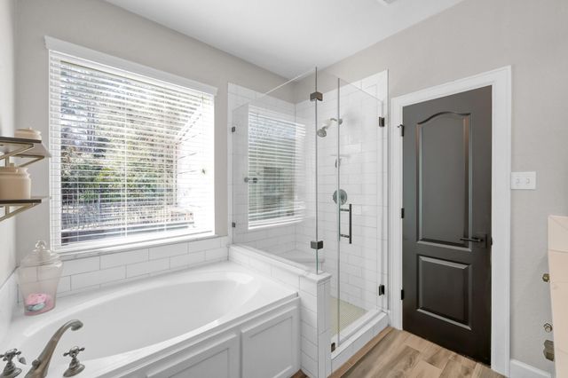 126 Wood Drake Place, Tomball, TX 77375