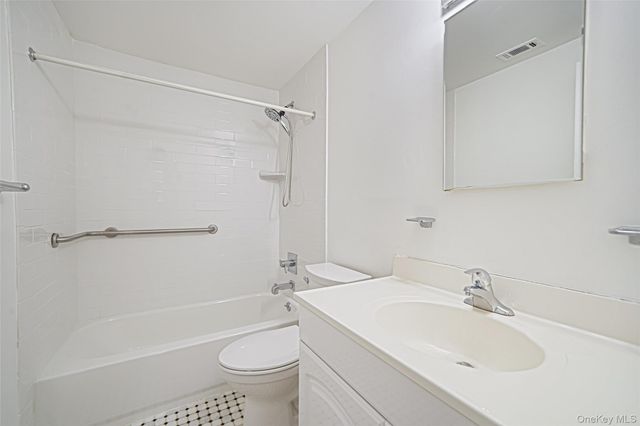 255 Sagamore Hills Drive, Port Jefferson, NY 11776