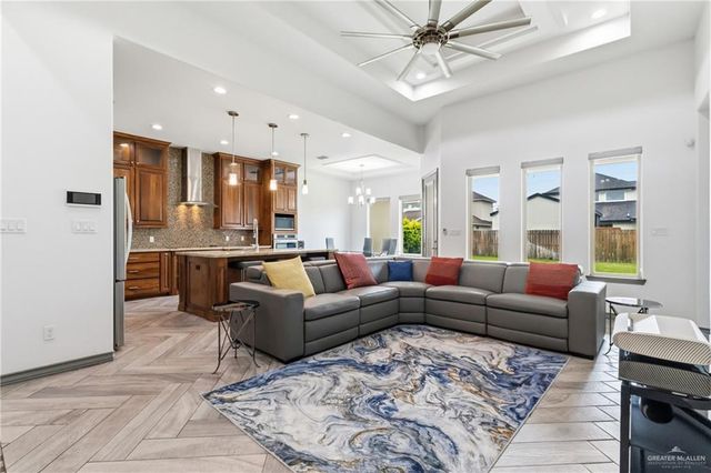 1612 Red River Avenue, Edinburg, TX 78539