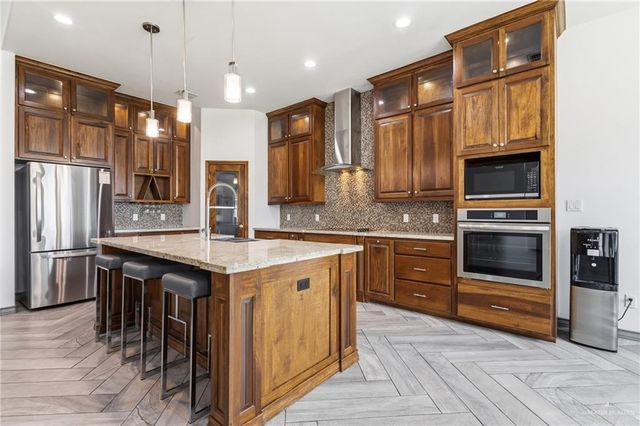 1612 Red River Avenue, Edinburg, TX 78539