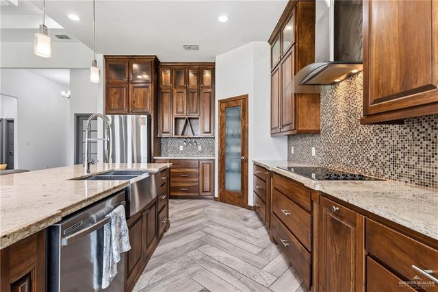 1612 Red River Avenue, Edinburg, TX 78539