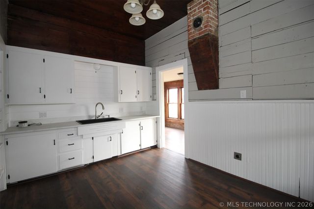 220 Belt Avenue, Eufaula, OK 74432