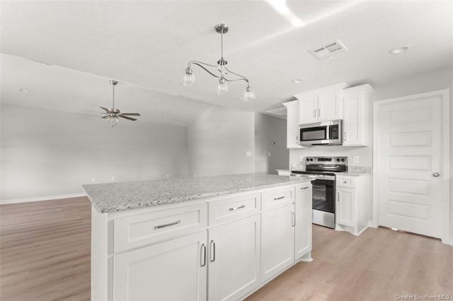 211 N Gladys St, Leesville, LA 71446