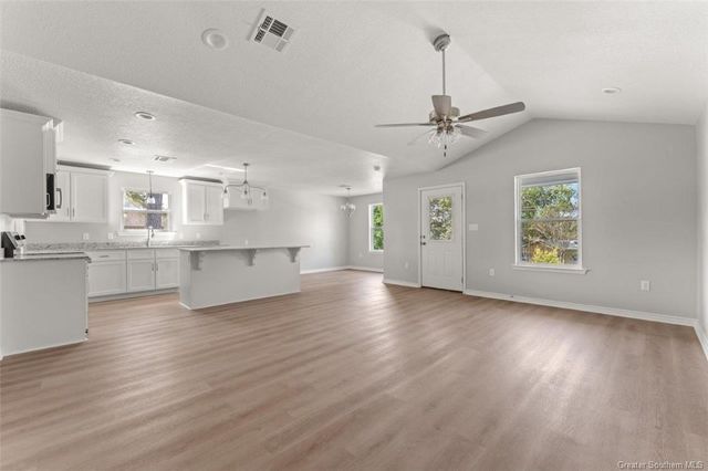 211 N Gladys St, Leesville, LA 71446