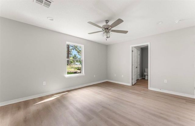 211 N Gladys St, Leesville, LA 71446