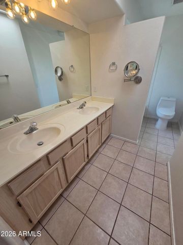2925 E BLACKHAWK Drive, Phoenix, AZ 85050