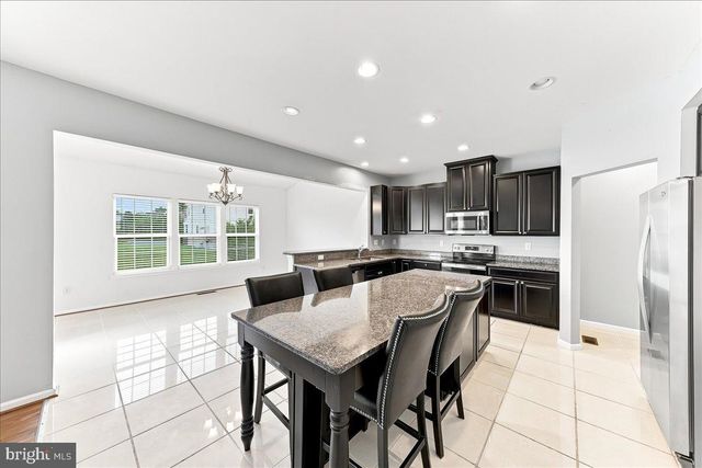 33 BARKLEY CT, Dover, DE 19904