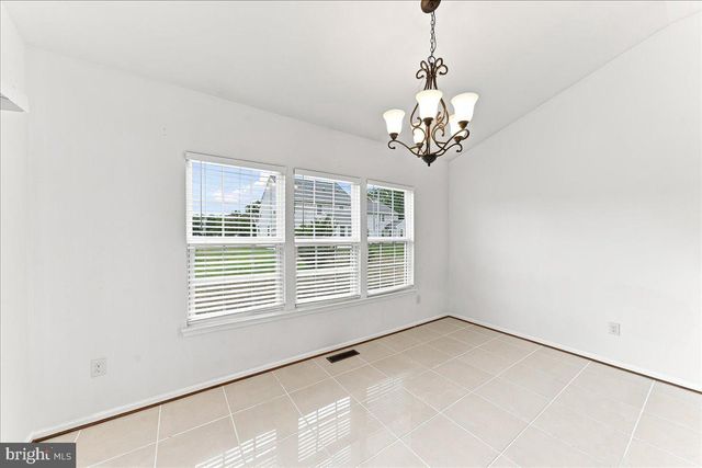33 BARKLEY CT, Dover, DE 19904