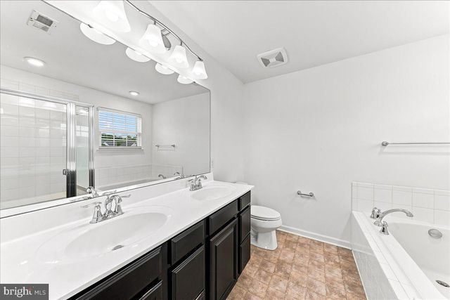 33 BARKLEY CT, Dover, DE 19904