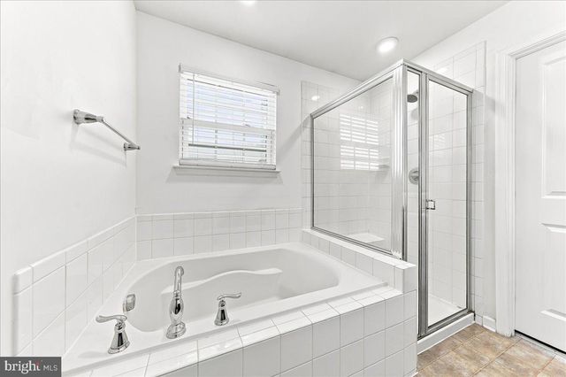 33 BARKLEY CT, Dover, DE 19904