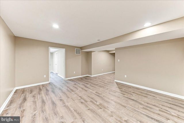 33 BARKLEY CT, Dover, DE 19904