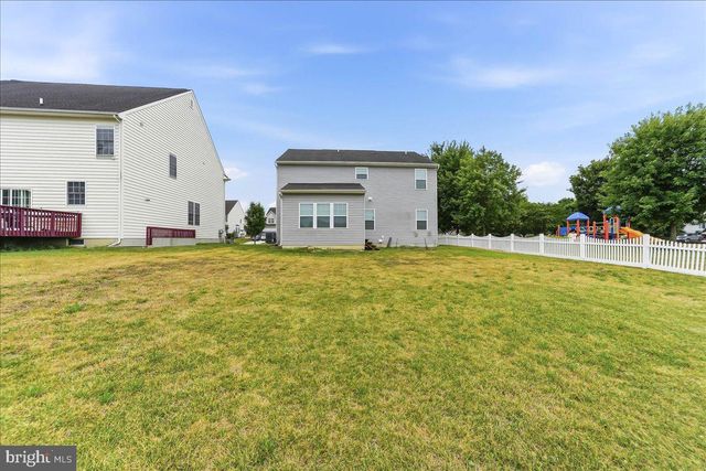 33 BARKLEY CT, Dover, DE 19904