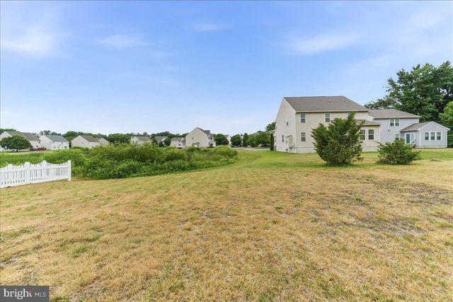 33 BARKLEY CT, Dover, DE 19904