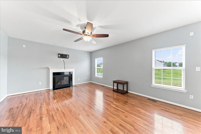 33 BARKLEY CT, Dover, DE 19904
