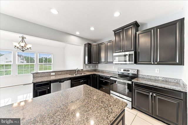 33 BARKLEY CT, Dover, DE 19904