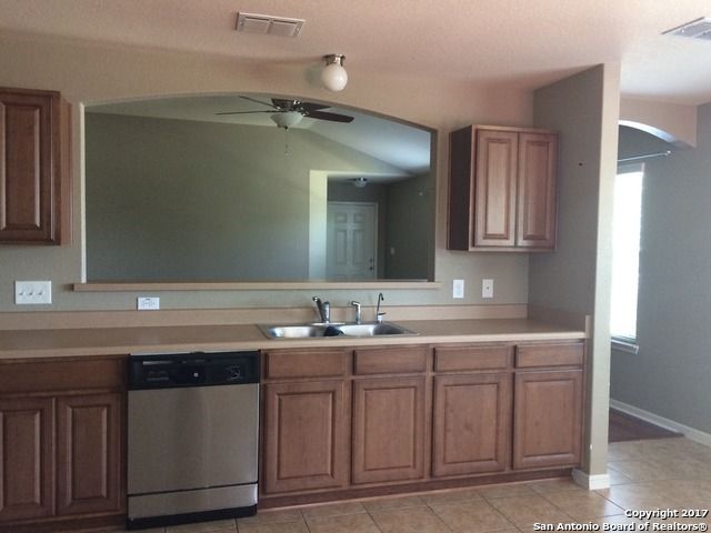 10103 MARGARITA HL, Converse, TX 78109