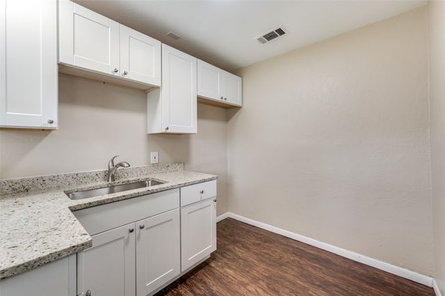 1110 Lucille Street, Irving, TX 75060