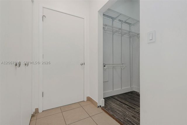 2001 Biscayne Blvd 2310, Miami, FL 33137