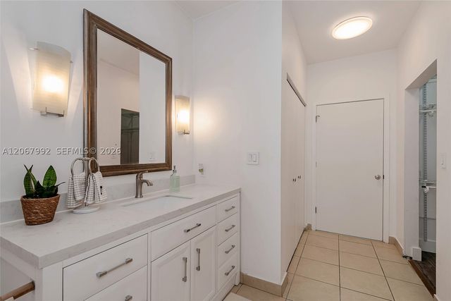 2001 Biscayne Blvd 2310, Miami, FL 33137