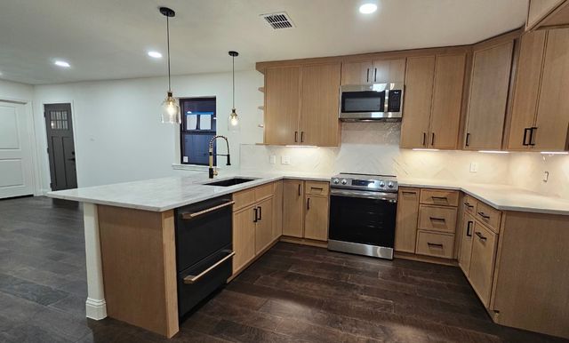 1001 E Star Street, Gainesville, TX 76240