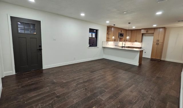 1001 E Star Street, Gainesville, TX 76240