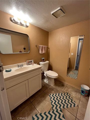 9250 Citrus Ave. E, Fontana, CA 92335