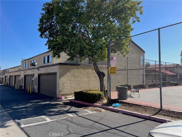 9250 Citrus Ave. E, Fontana, CA 92335