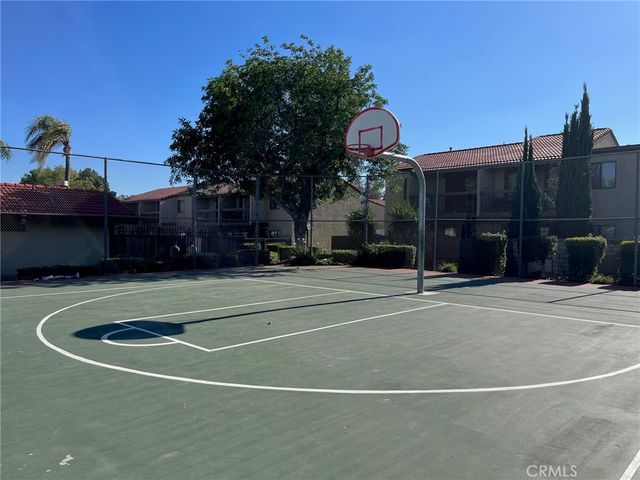 9250 Citrus Ave. E, Fontana, CA 92335