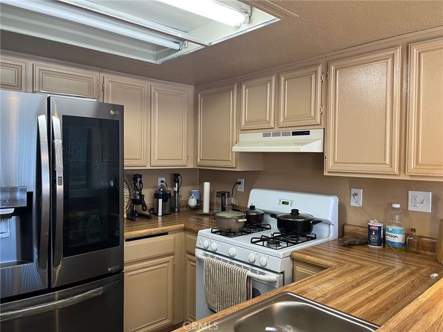 9250 Citrus Ave. E, Fontana, CA 92335