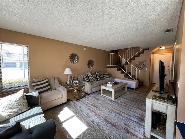 9250 Citrus Ave. E, Fontana, CA 92335