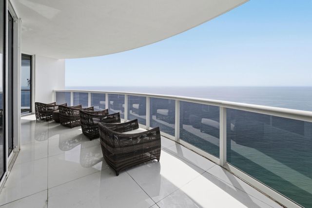18201 Collins Avenue PH 5109, Sunny Isles Beach, FL 33160