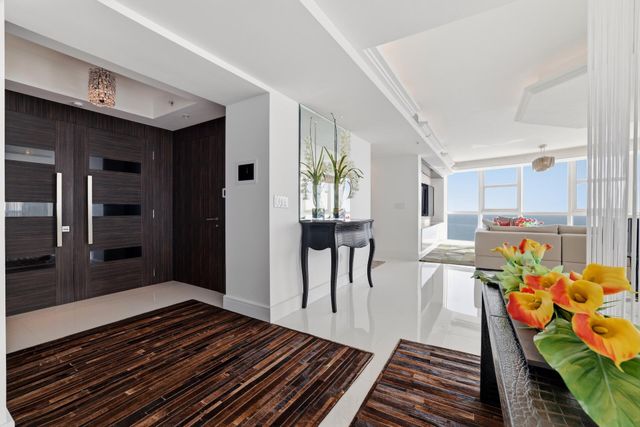 18201 Collins Avenue PH 5109, Sunny Isles Beach, FL 33160