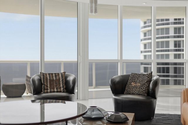 18201 Collins Avenue PH 5109, Sunny Isles Beach, FL 33160