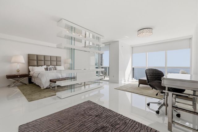 18201 Collins Avenue PH 5109, Sunny Isles Beach, FL 33160