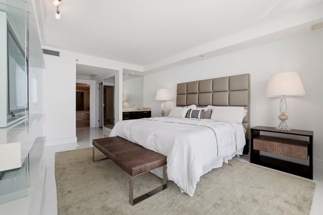 18201 Collins Avenue PH 5109, Sunny Isles Beach, FL 33160