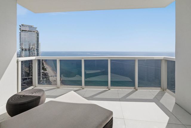 18201 Collins Avenue PH 5109, Sunny Isles Beach, FL 33160