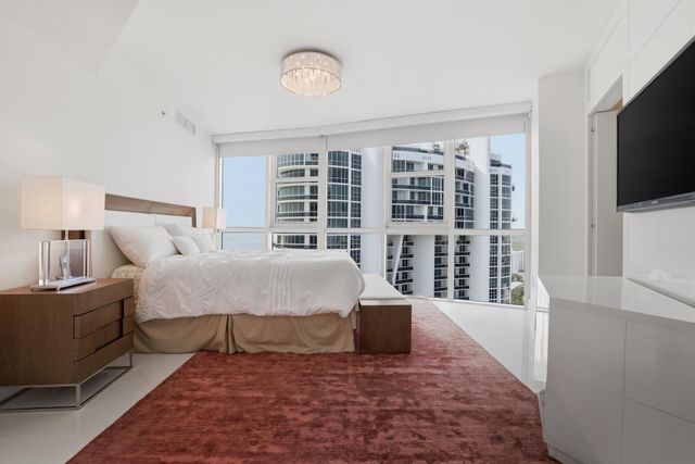 18201 Collins Avenue PH 5109, Sunny Isles Beach, FL 33160