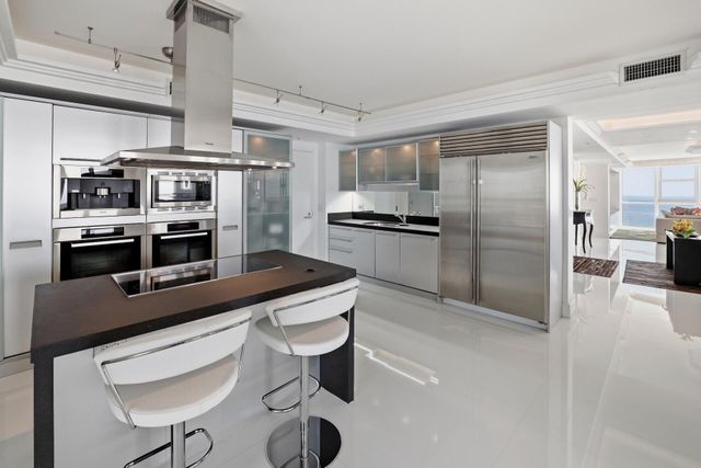 18201 Collins Avenue PH 5109, Sunny Isles Beach, FL 33160