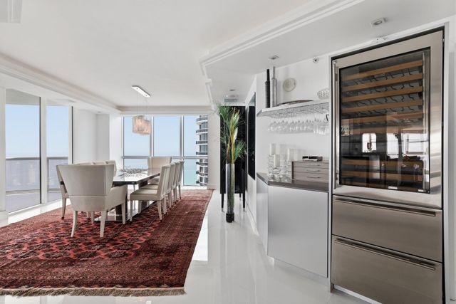 18201 Collins Avenue PH 5109, Sunny Isles Beach, FL 33160
