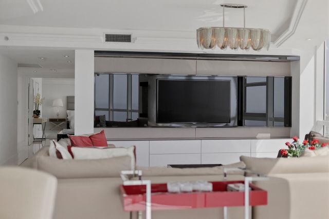 18201 Collins Avenue PH 5109, Sunny Isles Beach, FL 33160