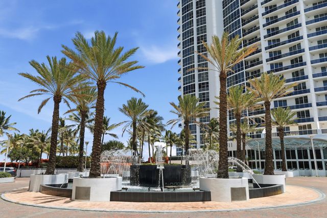 18201 Collins Avenue PH 5109, Sunny Isles Beach, FL 33160