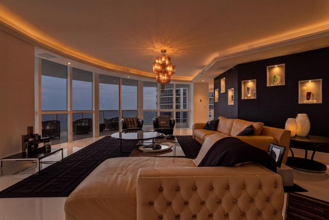 18201 Collins Avenue PH 5109, Sunny Isles Beach, FL 33160