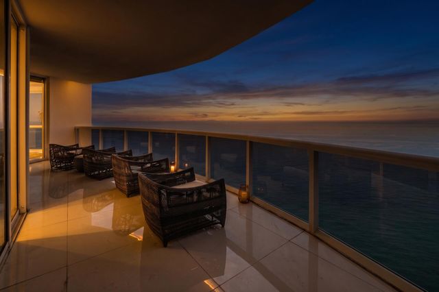 18201 Collins Avenue PH 5109, Sunny Isles Beach, FL 33160